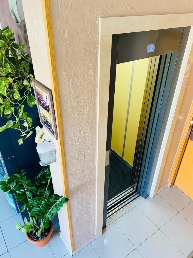 Hostal L'Anfora Dénia Eksteriør billede