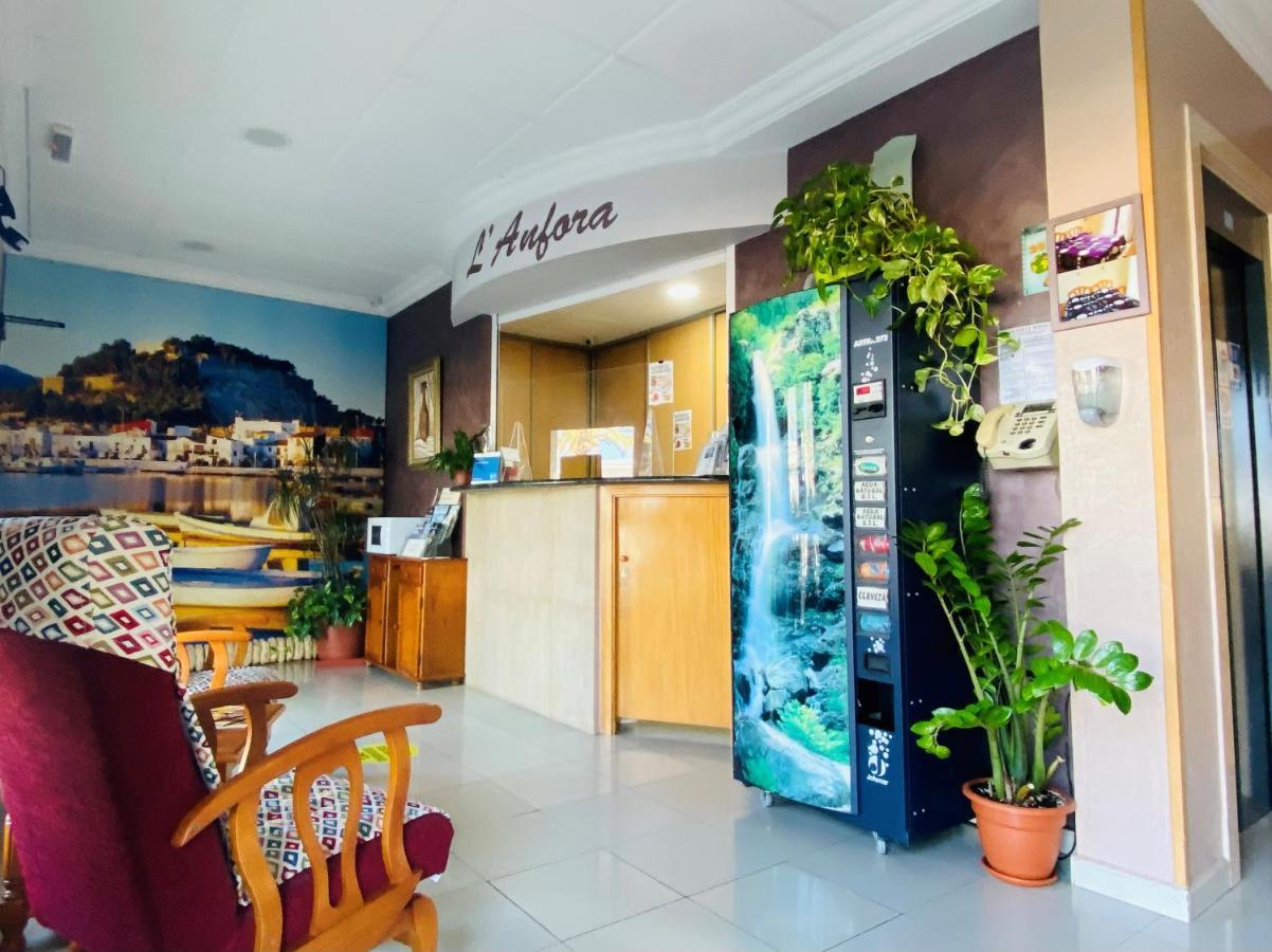Hostal L'Anfora Dénia Eksteriør billede